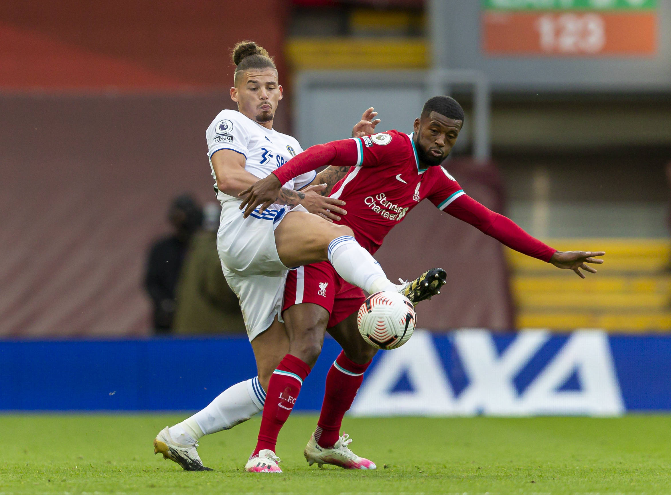 记者：巴黎签穆阿尼时并未花9500万欧，纽卡和曼联对其感兴趣.